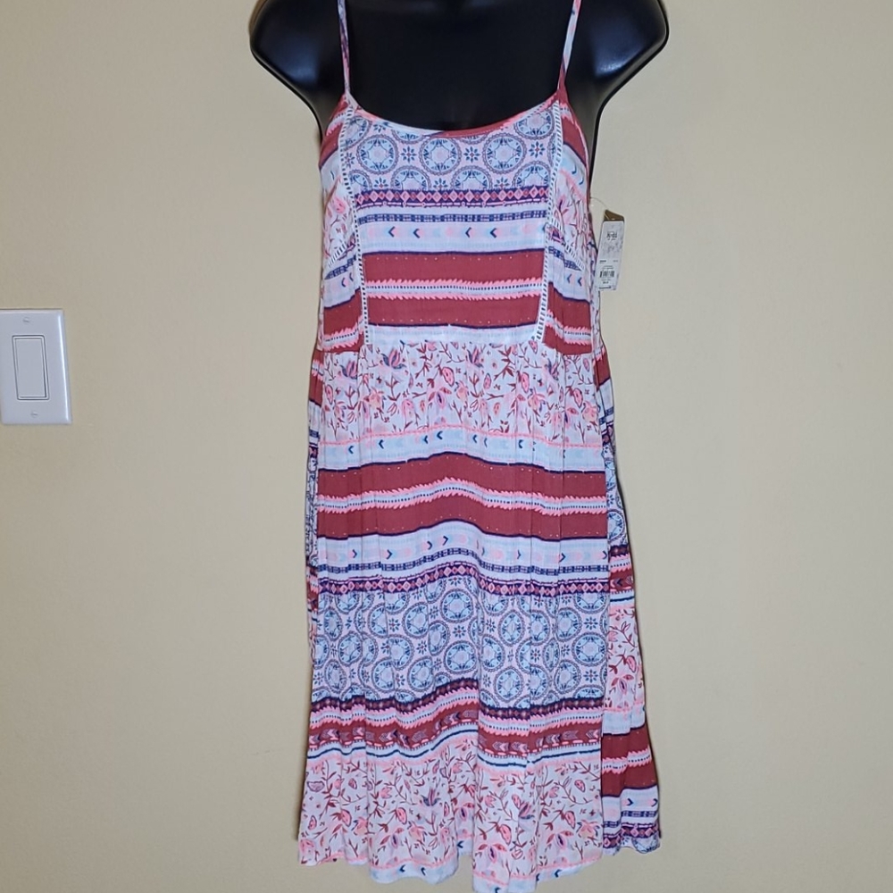 Pretty Floral Dress By Mudd NWT